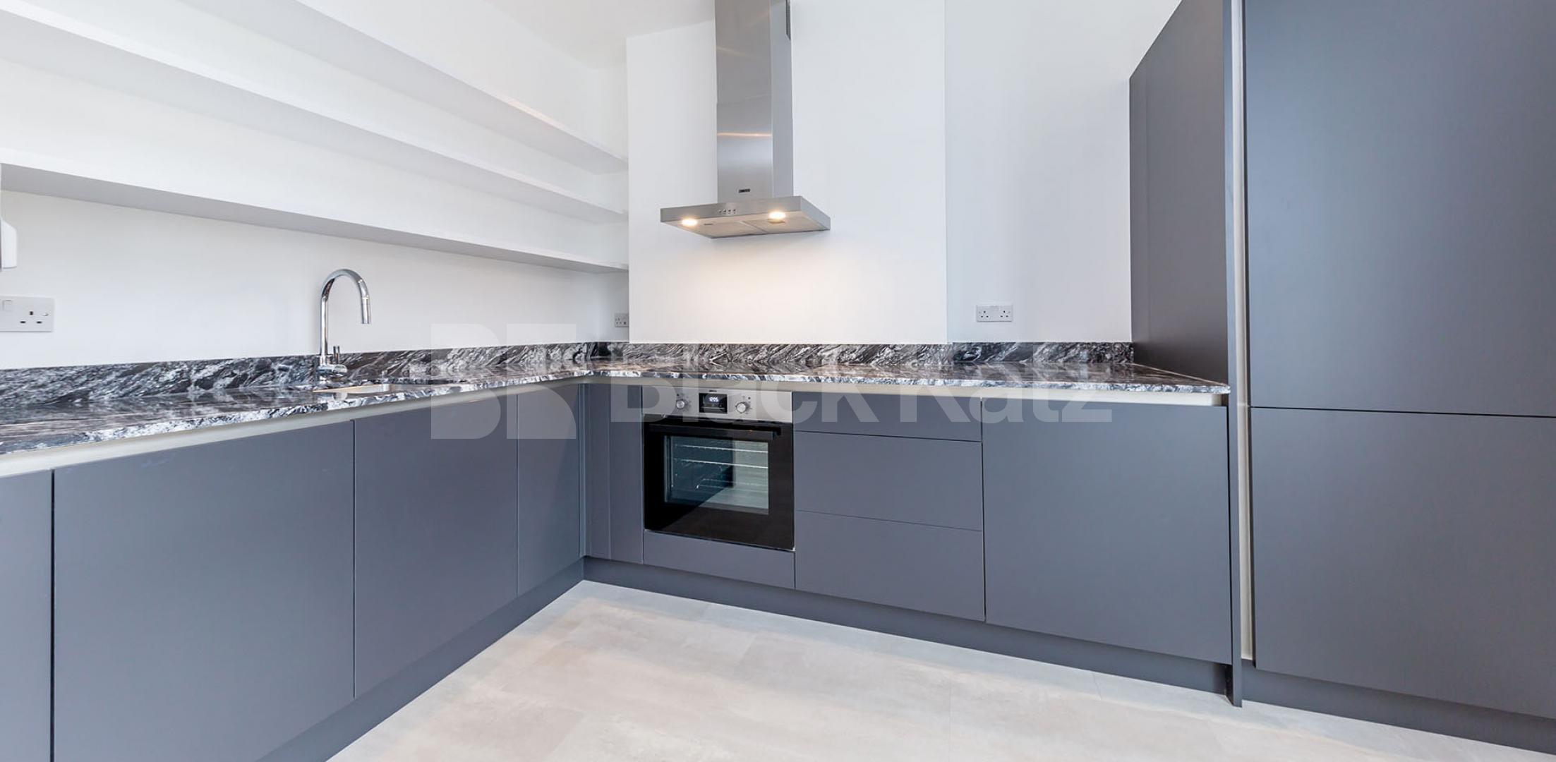 			NEWLY REFURBISHED & ROOF TERRACE! , 1 Bedroom, 1 bath, 1 reception Flat			 York Way, CAMDEN